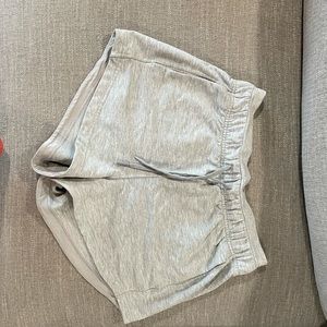 Lululemon Inner Glow Short 3" size 4